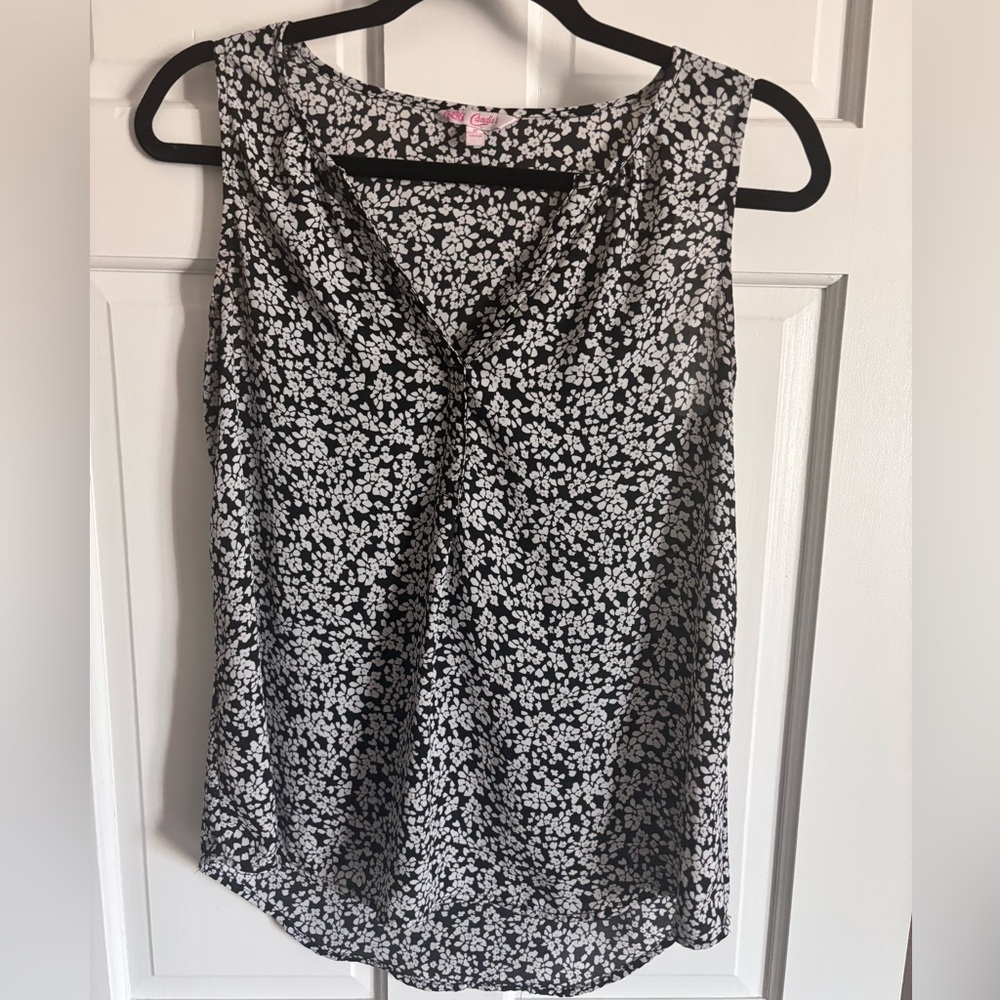 Candie's Black and White Floral Blouse size small